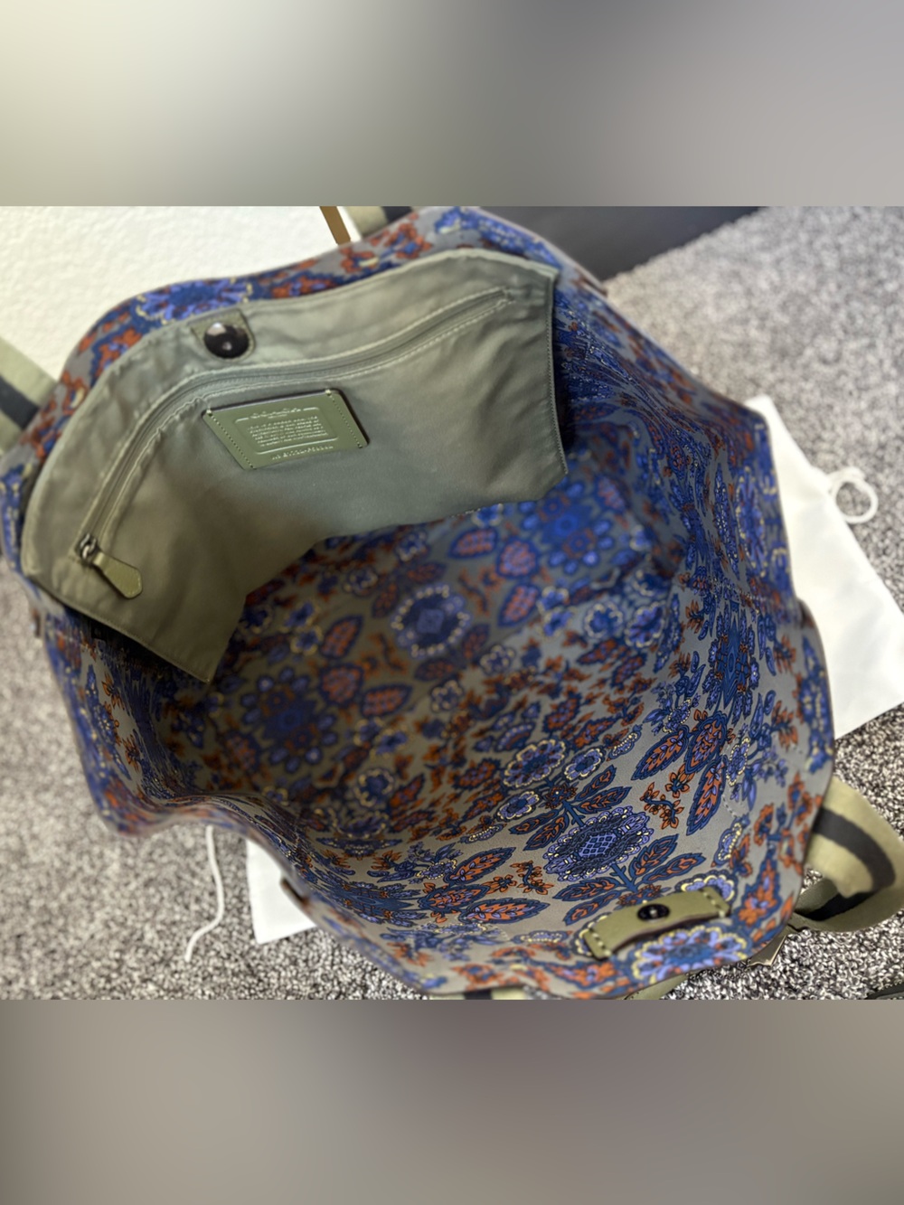 COACH LARGE DERBY TOTE - Picture 6 of 12